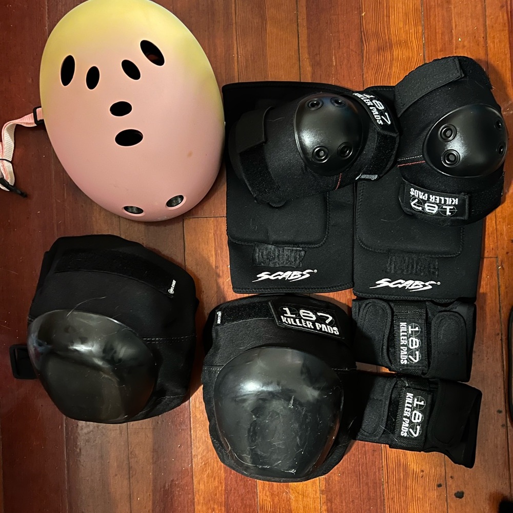 Derby pads set, used